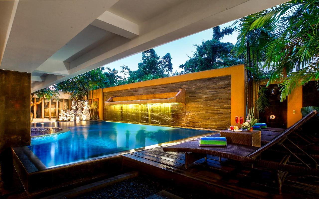 Kyriad Royal Seminyak Bali Exterior foto