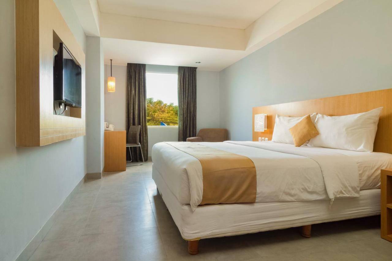 Kyriad Royal Seminyak Bali Exterior foto