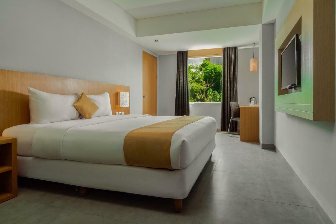 Kyriad Royal Seminyak Bali Exterior foto