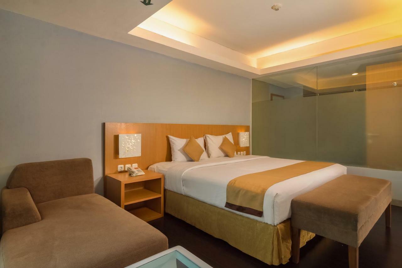 Kyriad Royal Seminyak Bali Exterior foto