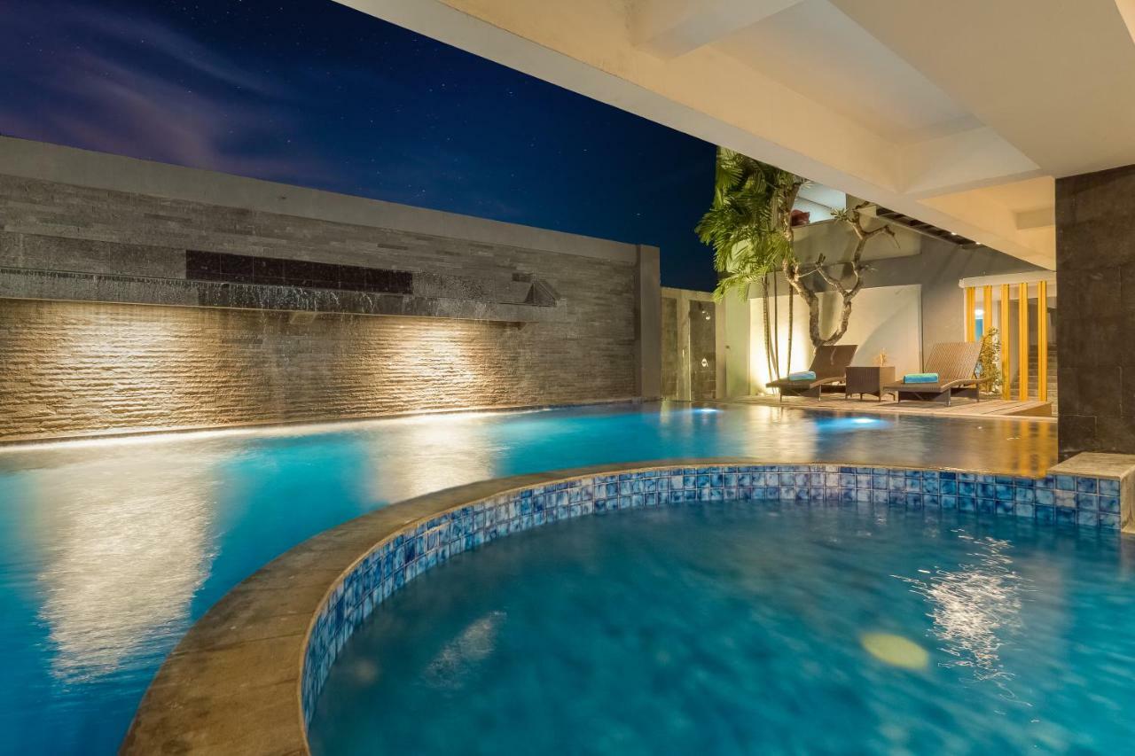 Kyriad Royal Seminyak Bali Exterior foto