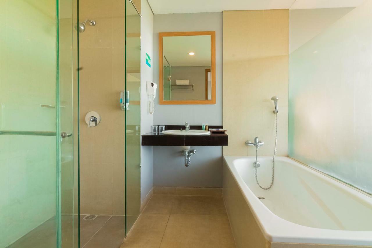 Kyriad Royal Seminyak Bali Exterior foto